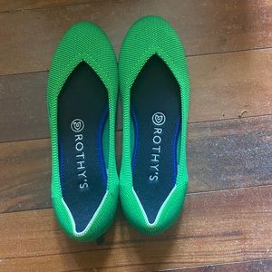Rothys size 7 bright green flat